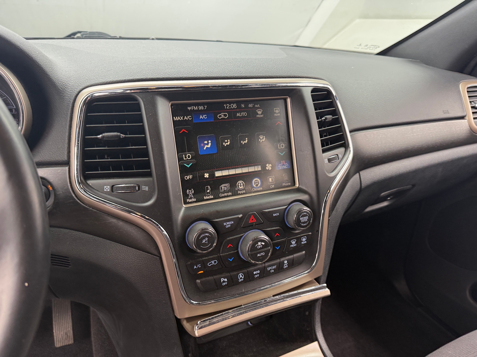 Thumbnail: 2016 Jeep Grand Cherokee - 4