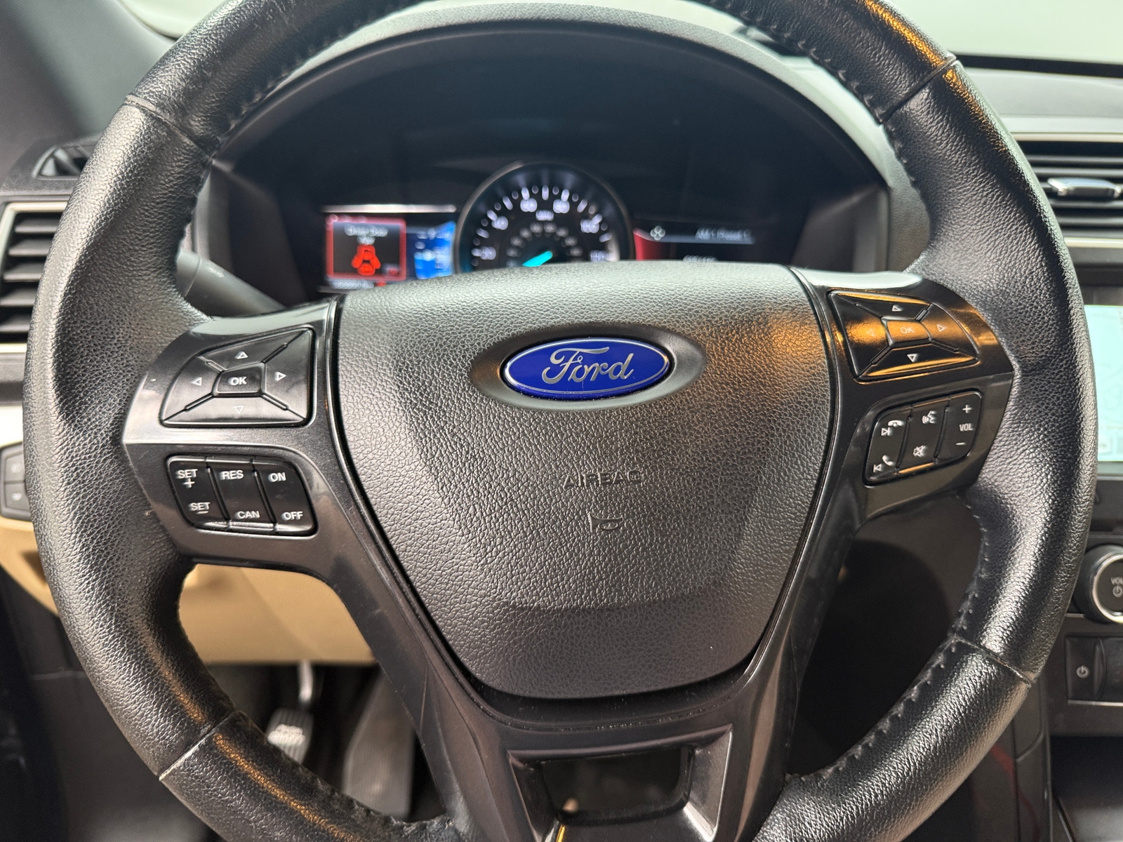 Thumbnail: 2017 Ford Explorer - 4