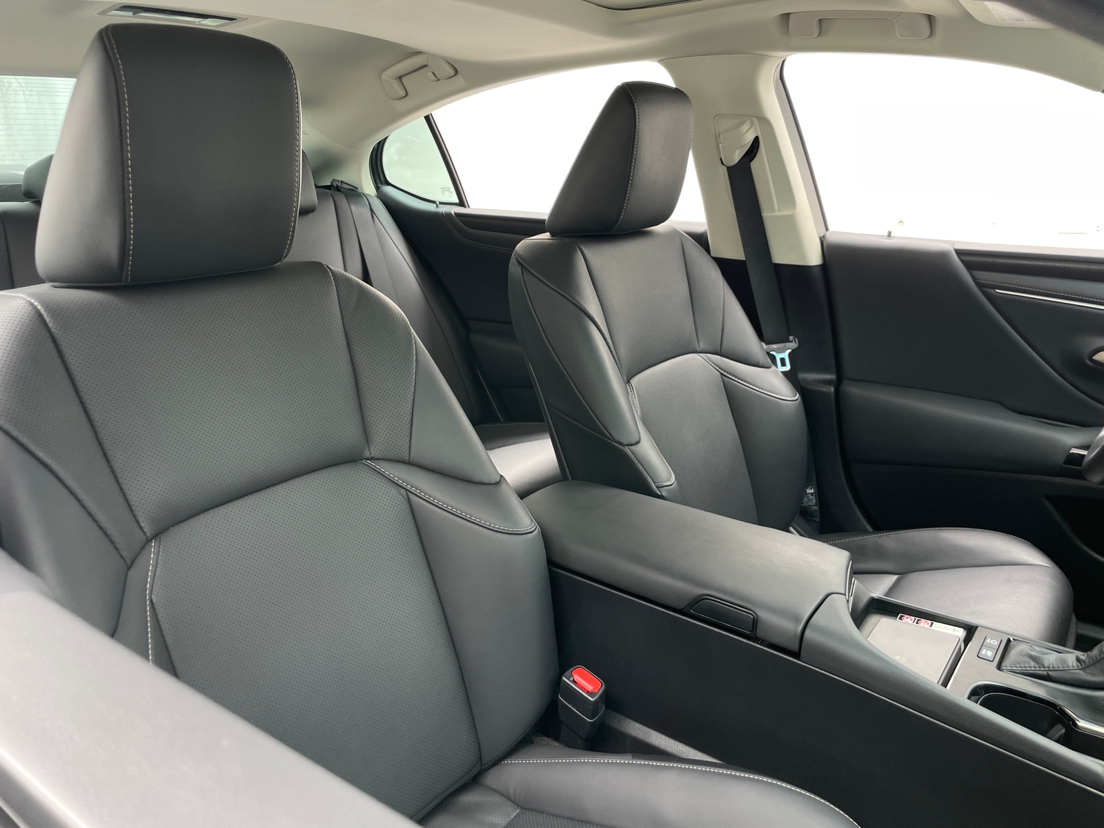 Thumbnail: 2023 Lexus ES - 2