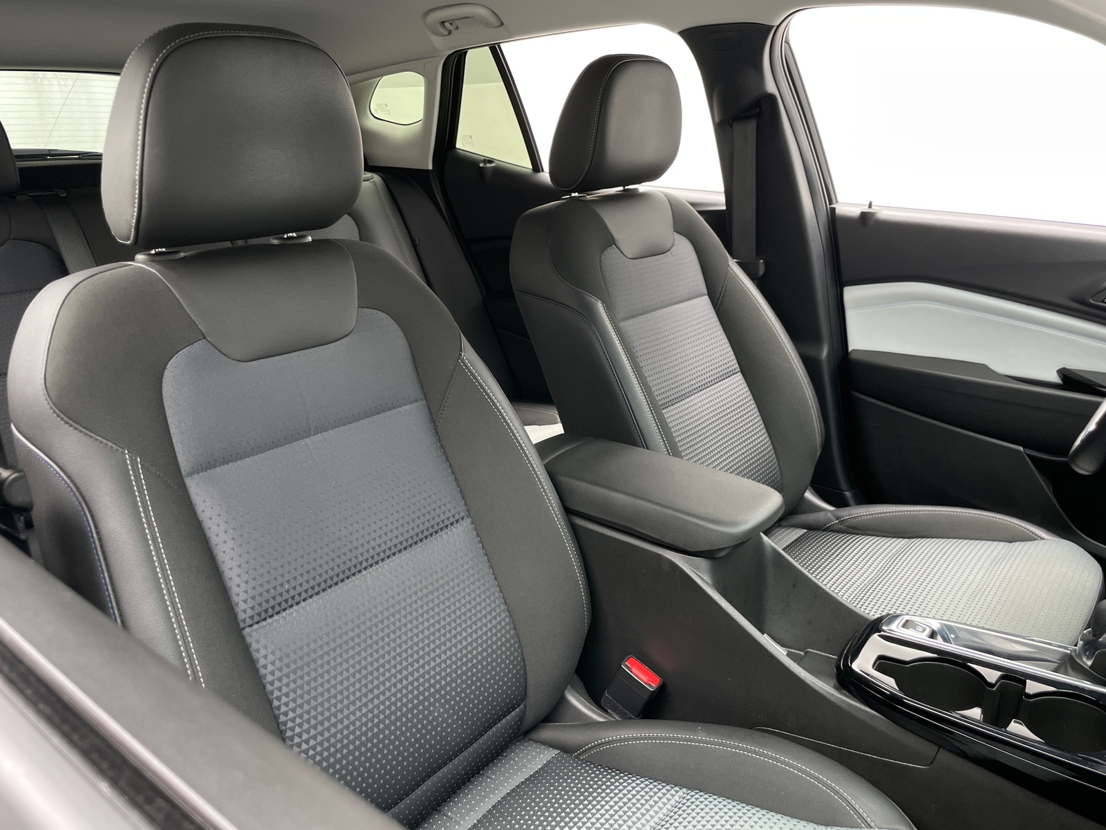 Thumbnail: 2025 Chevrolet Trax - 2