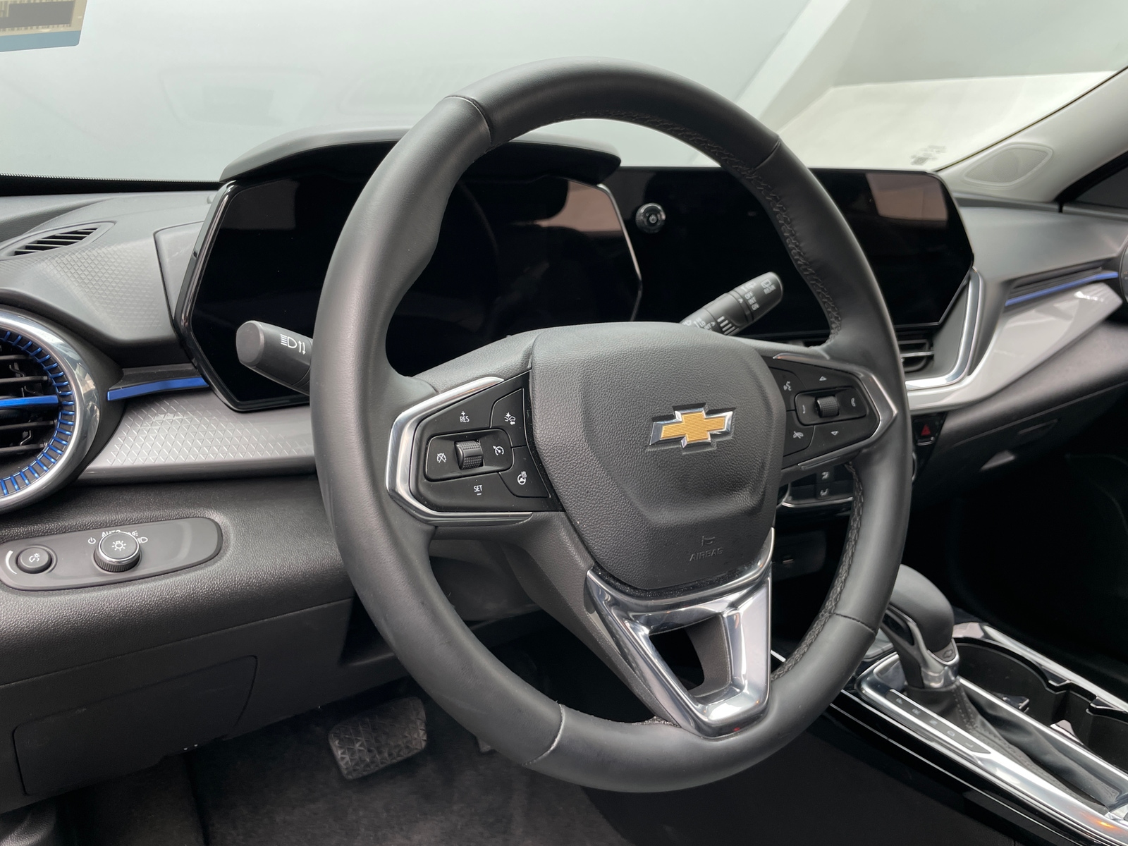 Thumbnail: 2025 Chevrolet Trax - 5