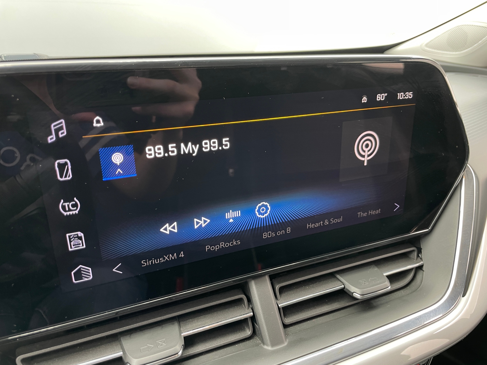 Thumbnail: 2025 Chevrolet Trax - 4