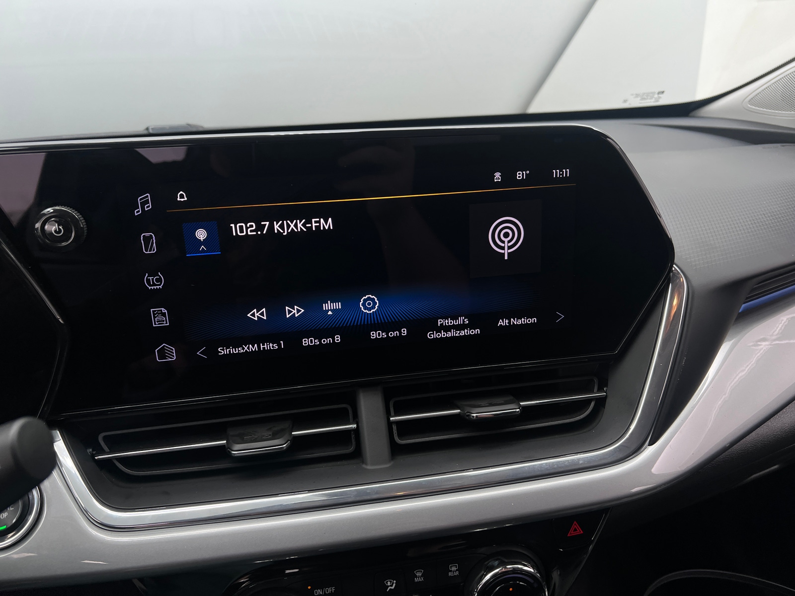 Thumbnail: 2025 Chevrolet Trax - 4