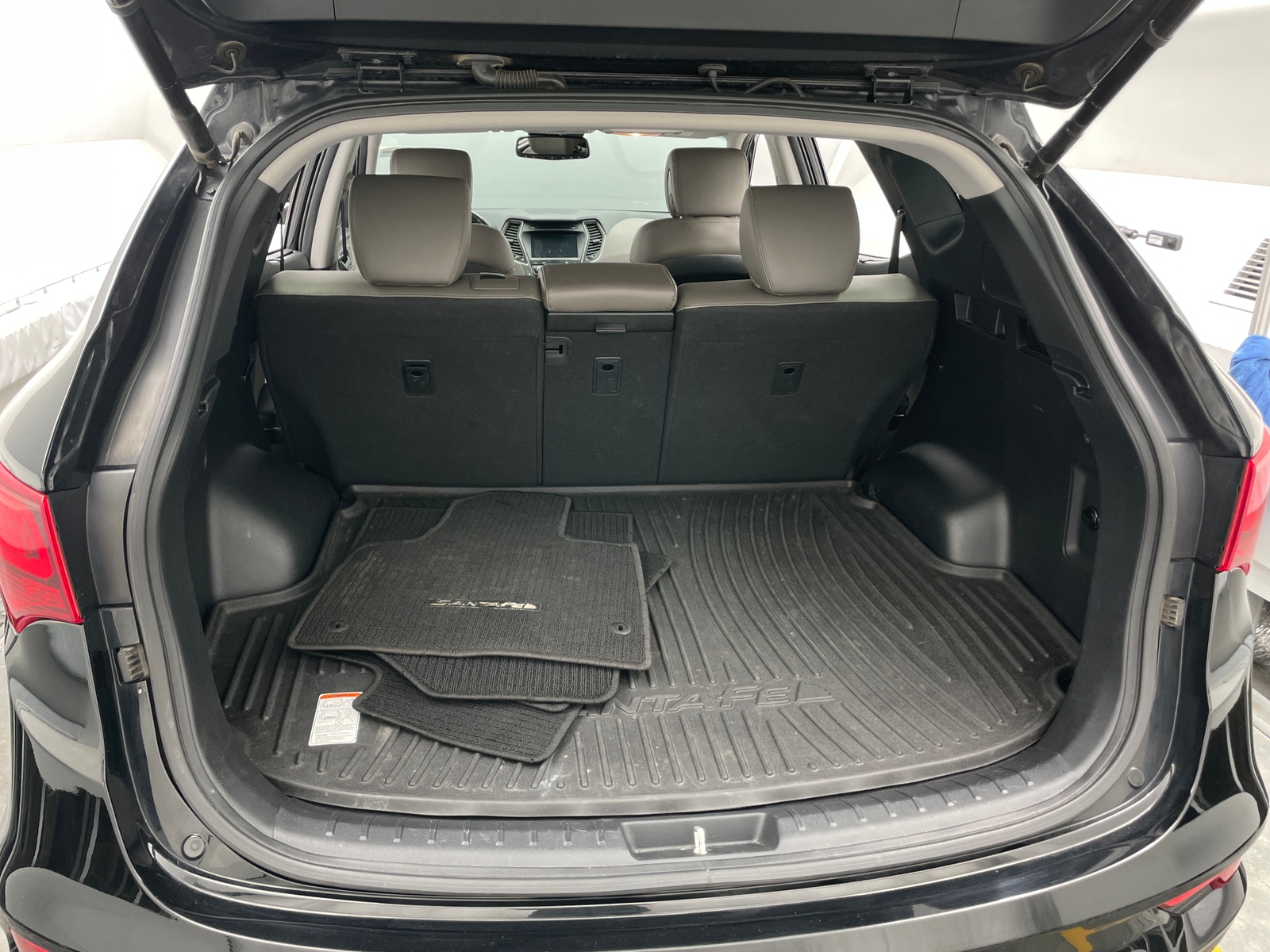 Thumbnail: 2017 Hyundai Santa Fe - 6