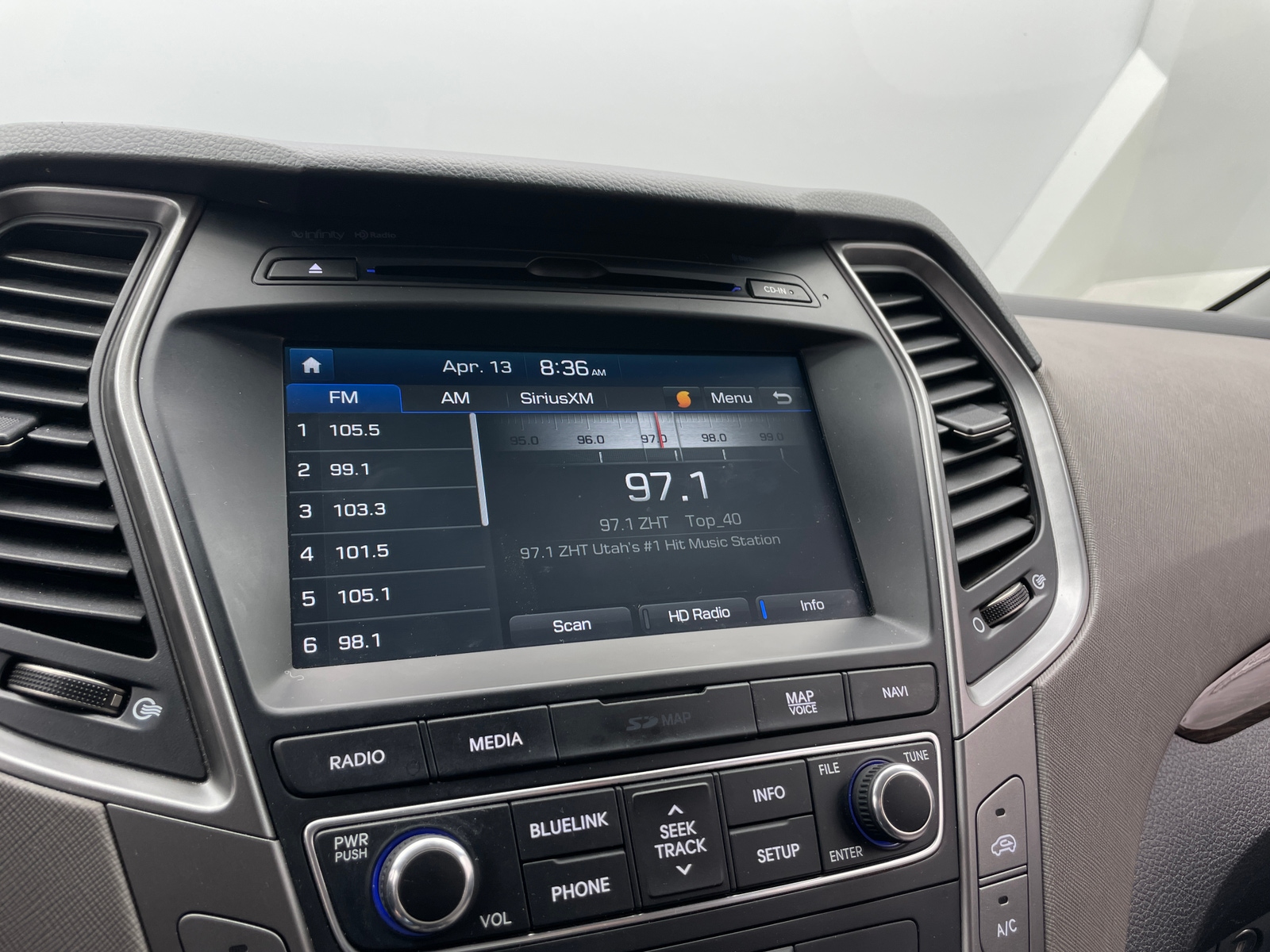 Thumbnail: 2017 Hyundai Santa Fe - 3