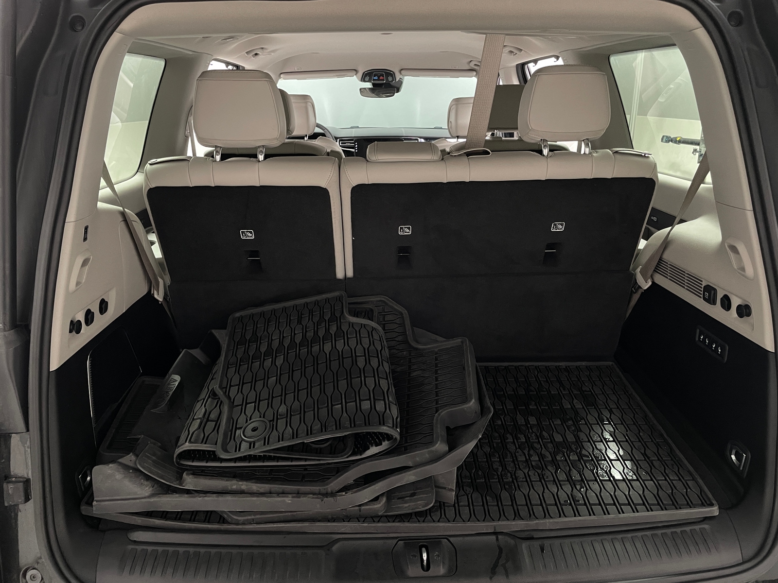 Thumbnail: 2023 Jeep Wagoneer - 6