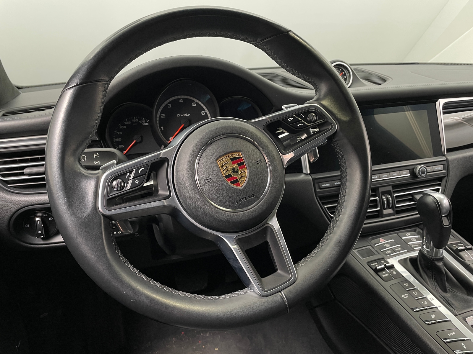Thumbnail: 2021 Porsche Macan - 4