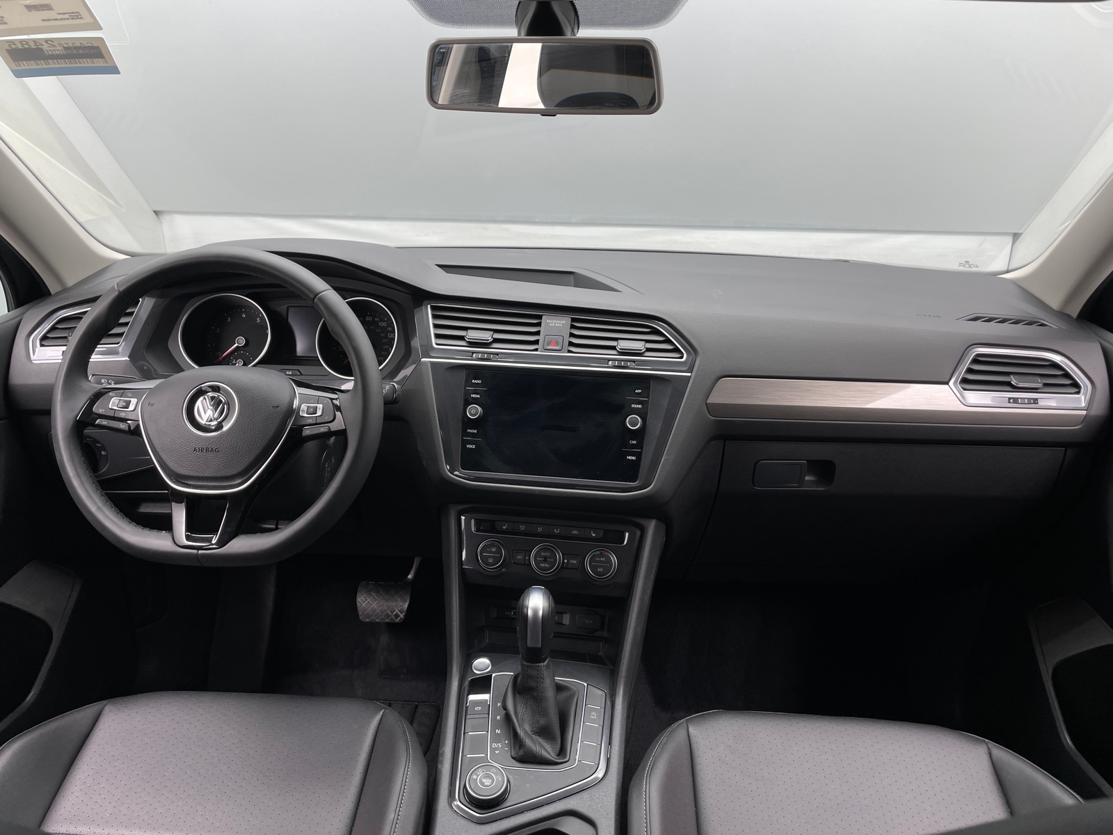 Thumbnail: 2020 Volkswagen Tiguan - 2