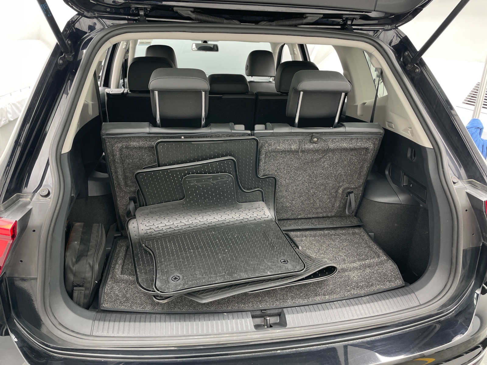 Thumbnail: 2020 Volkswagen Tiguan - 6