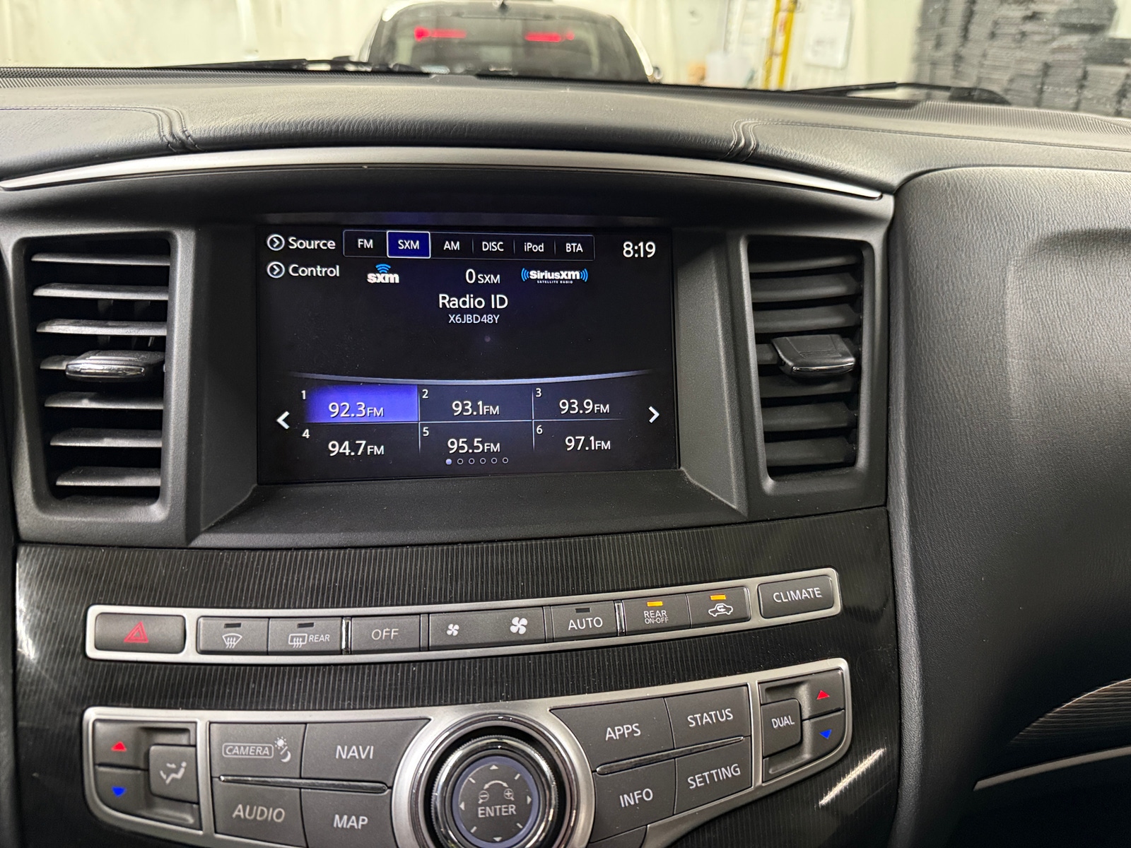 Thumbnail: 2017 INFINITI QX60 - 3