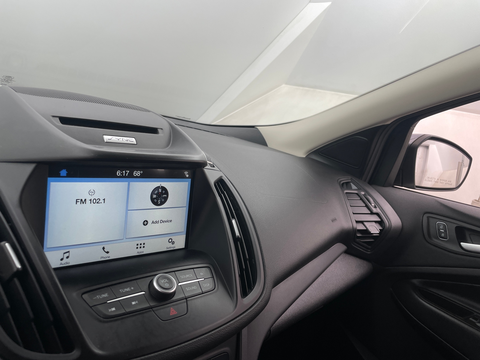 Thumbnail: 2017 Ford Escape - 4