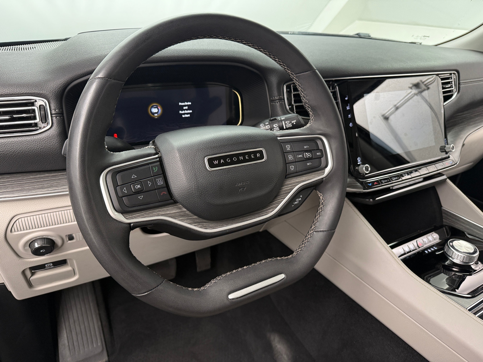 Thumbnail: 2023 Jeep Wagoneer - 4