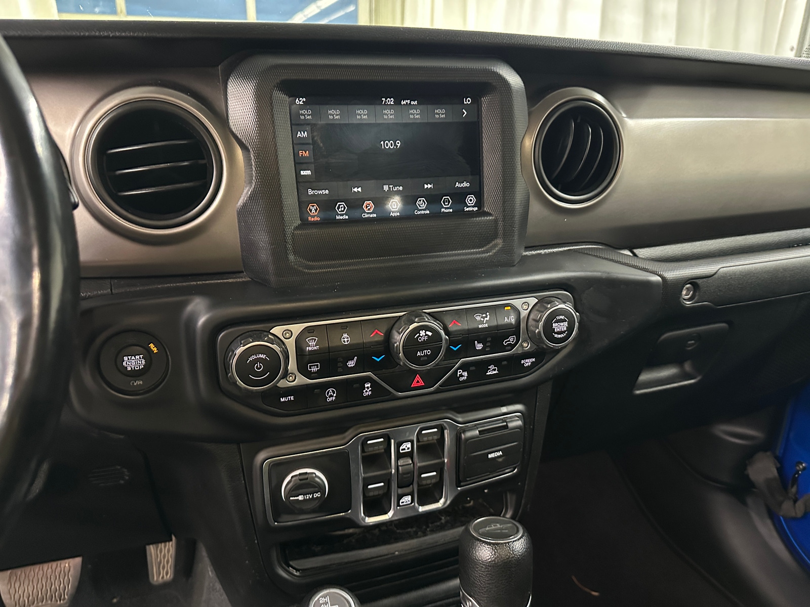 Thumbnail: 2020 Jeep Gladiator - 4