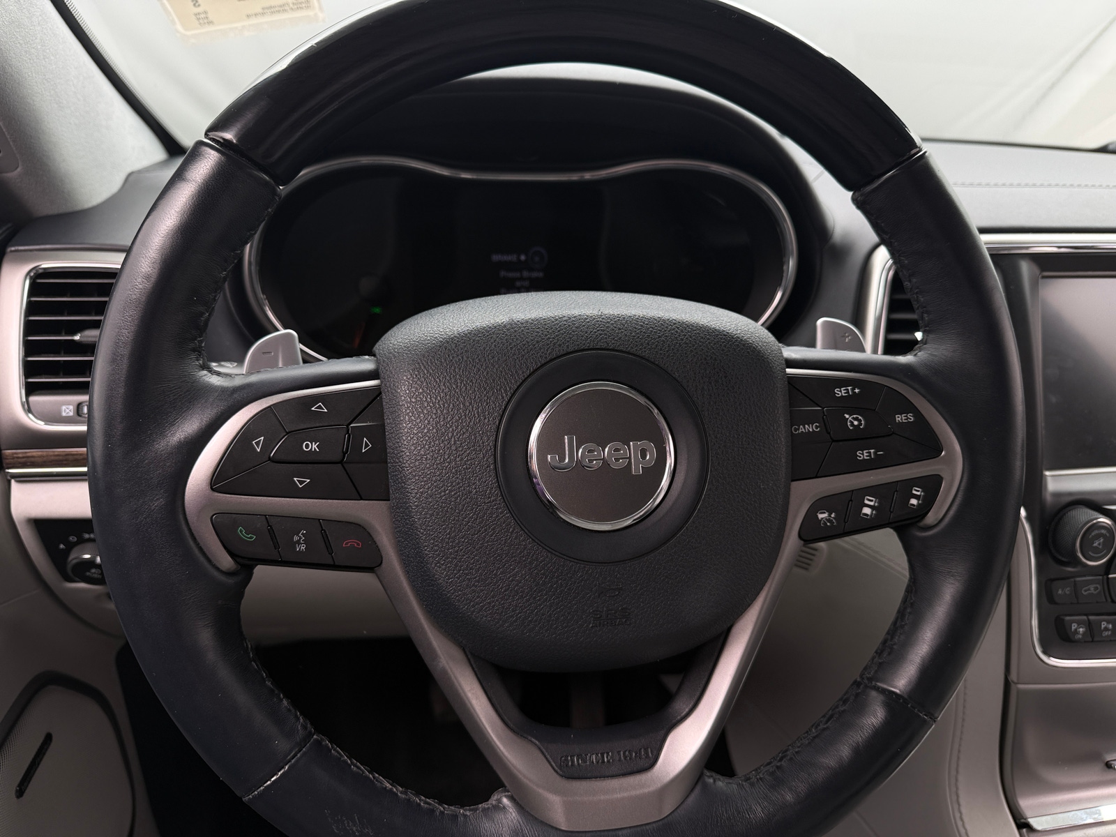 Thumbnail: 2017 Jeep Grand Cherokee - 4