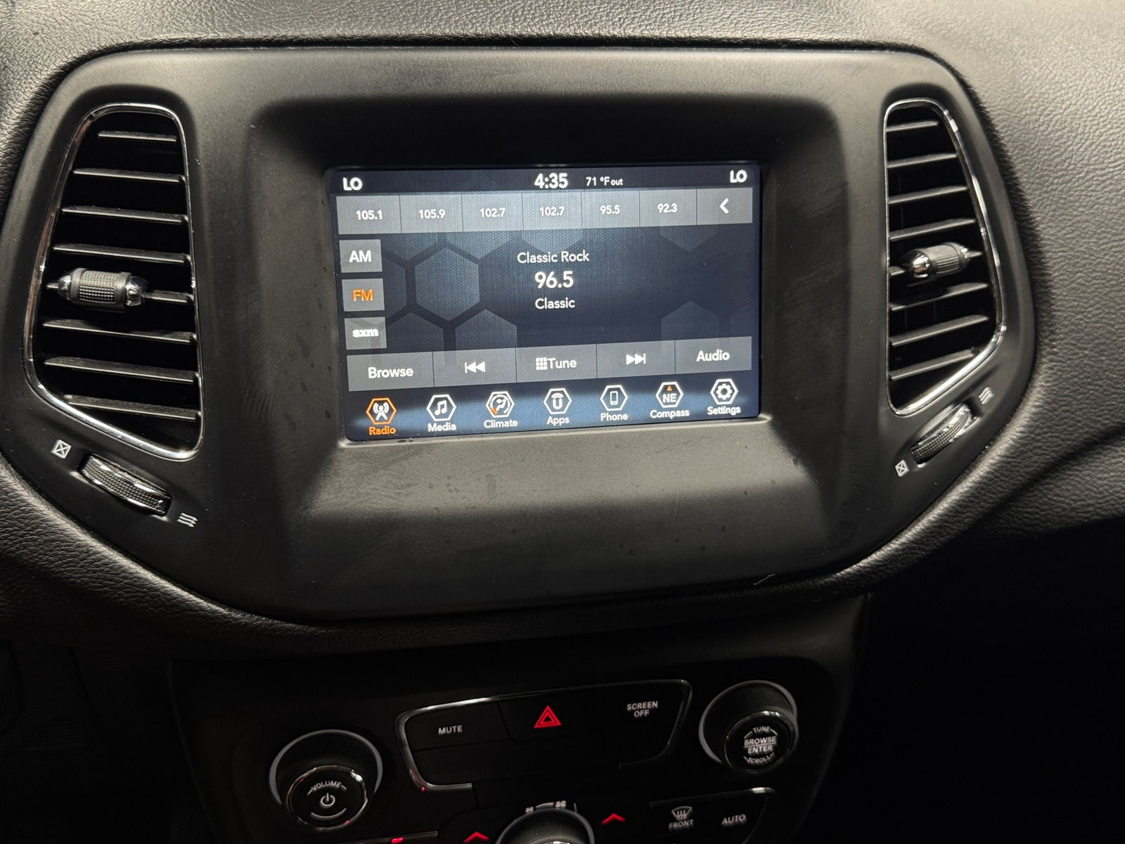 Thumbnail: 2020 Jeep Compass - 4