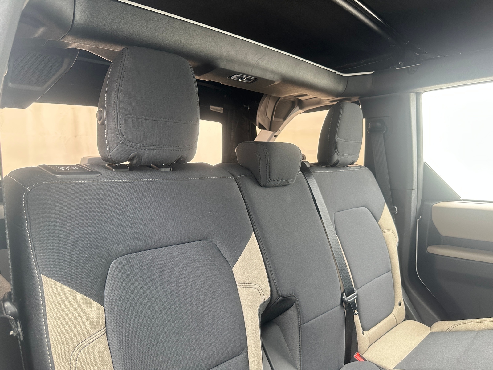 Thumbnail: 2022 Ford Bronco - 6