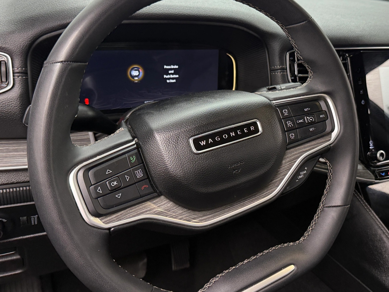 Thumbnail: 2024 Jeep Wagoneer - 4