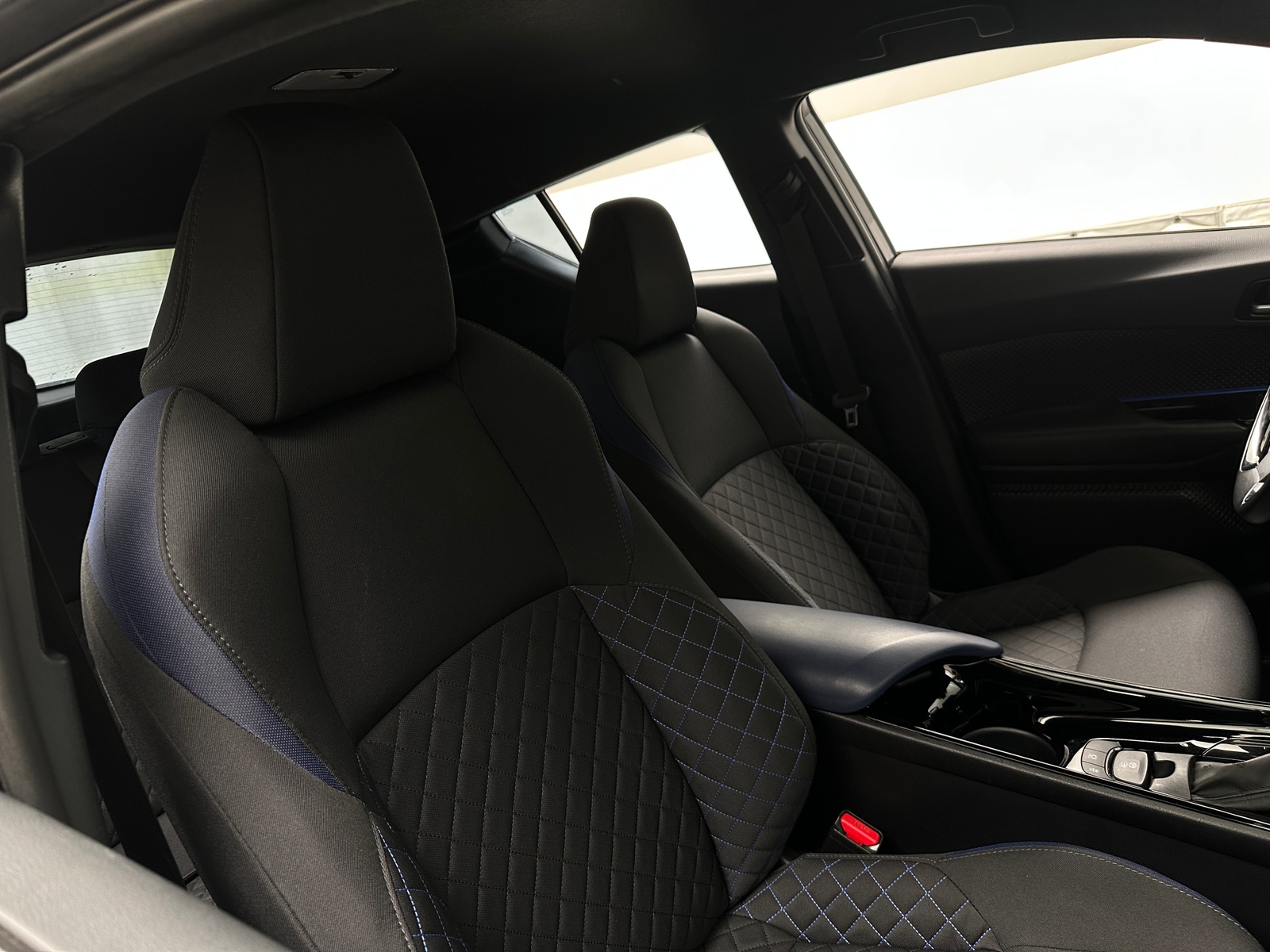 Thumbnail: 2020 Toyota C-HR - 2