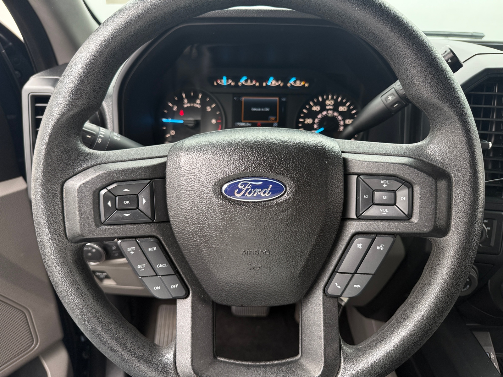 Thumbnail: 2018 Ford Econoline - 5