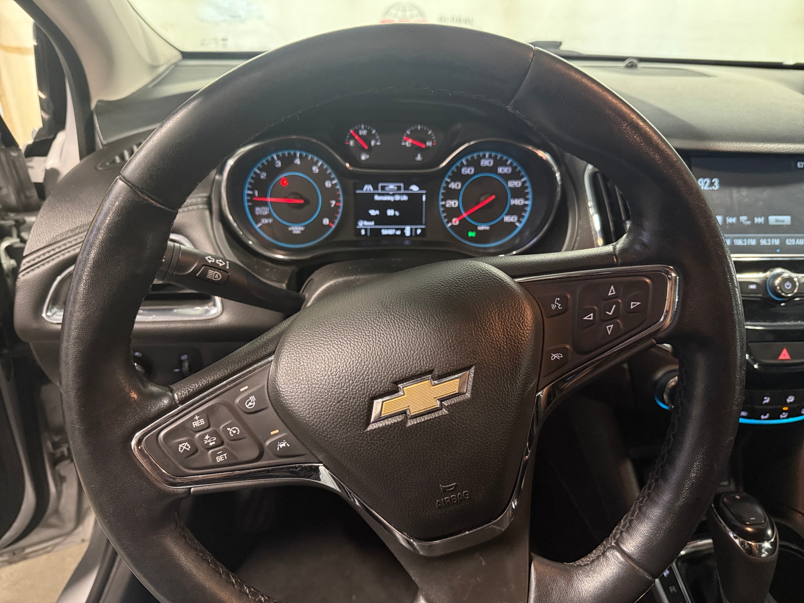 Thumbnail: 2017 Chevrolet Cruze - 4