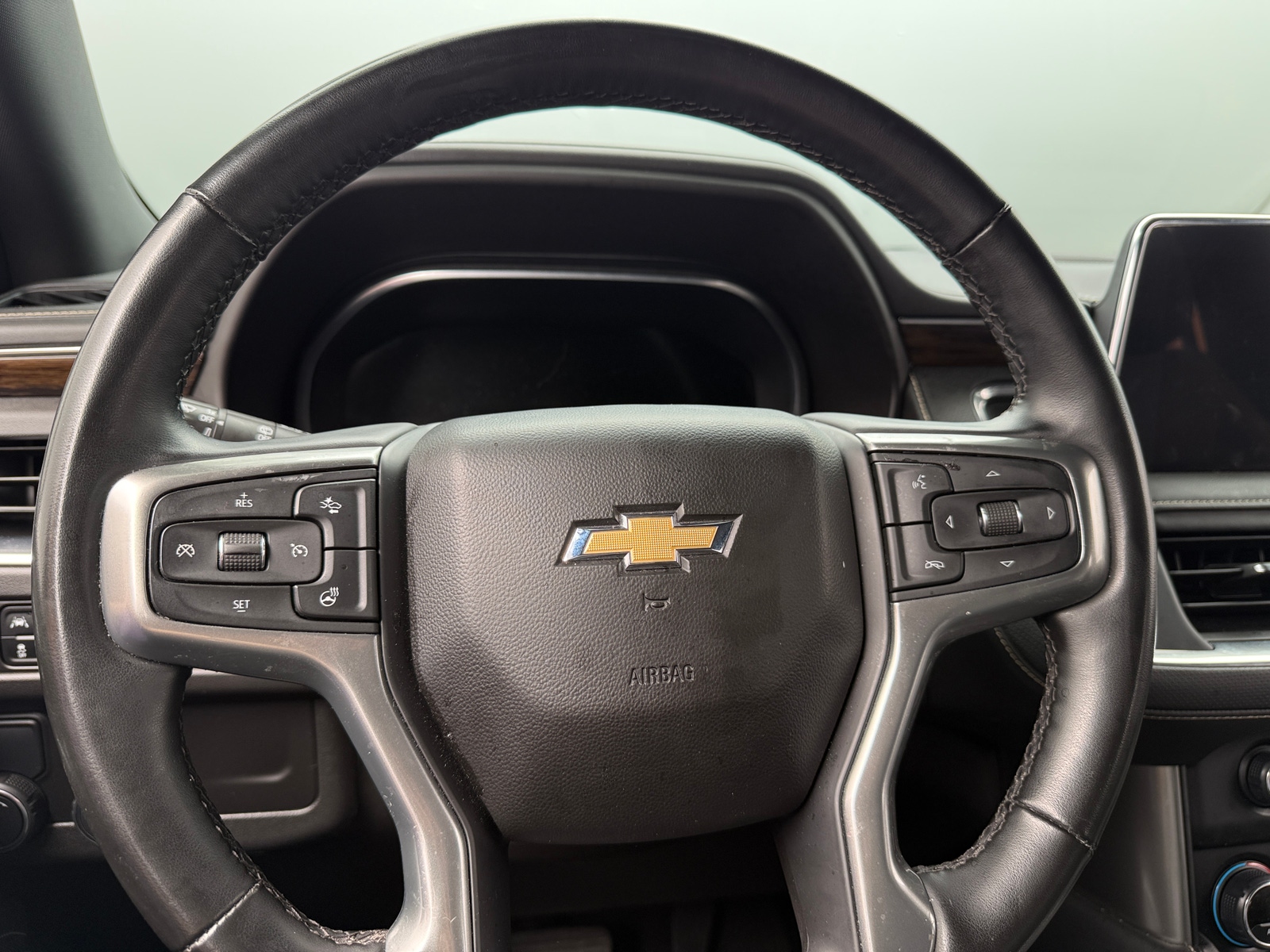 Thumbnail: 2023 Chevrolet Suburban - 4