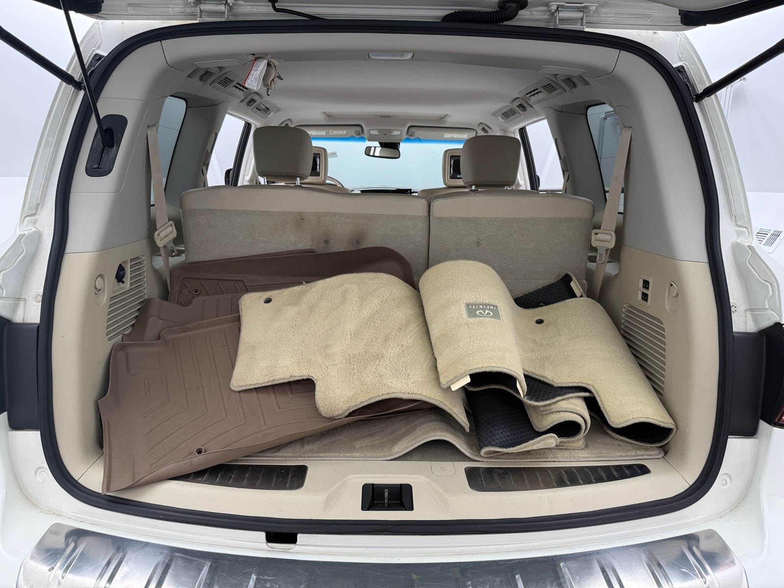 Thumbnail: 2015 INFINITI QX80 - 6