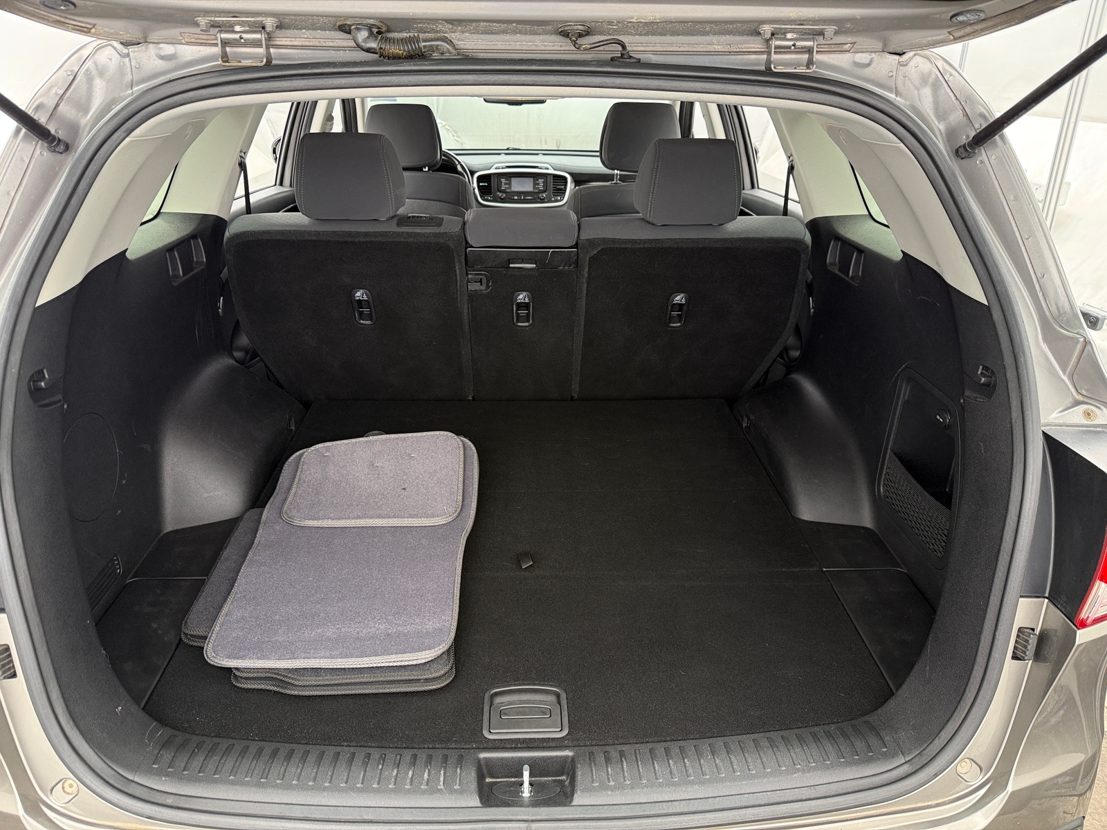 Thumbnail: 2016 Kia Sorento - 7