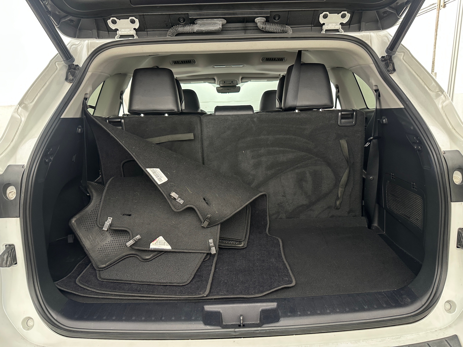 Thumbnail: 2022 Toyota Highlander - 6