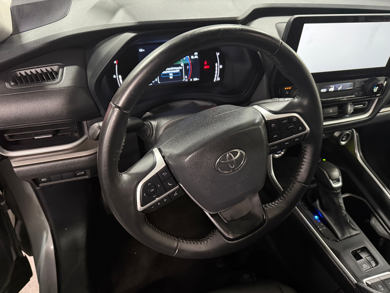 Thumbnail: 2025 Toyota Grand Highlander - 4