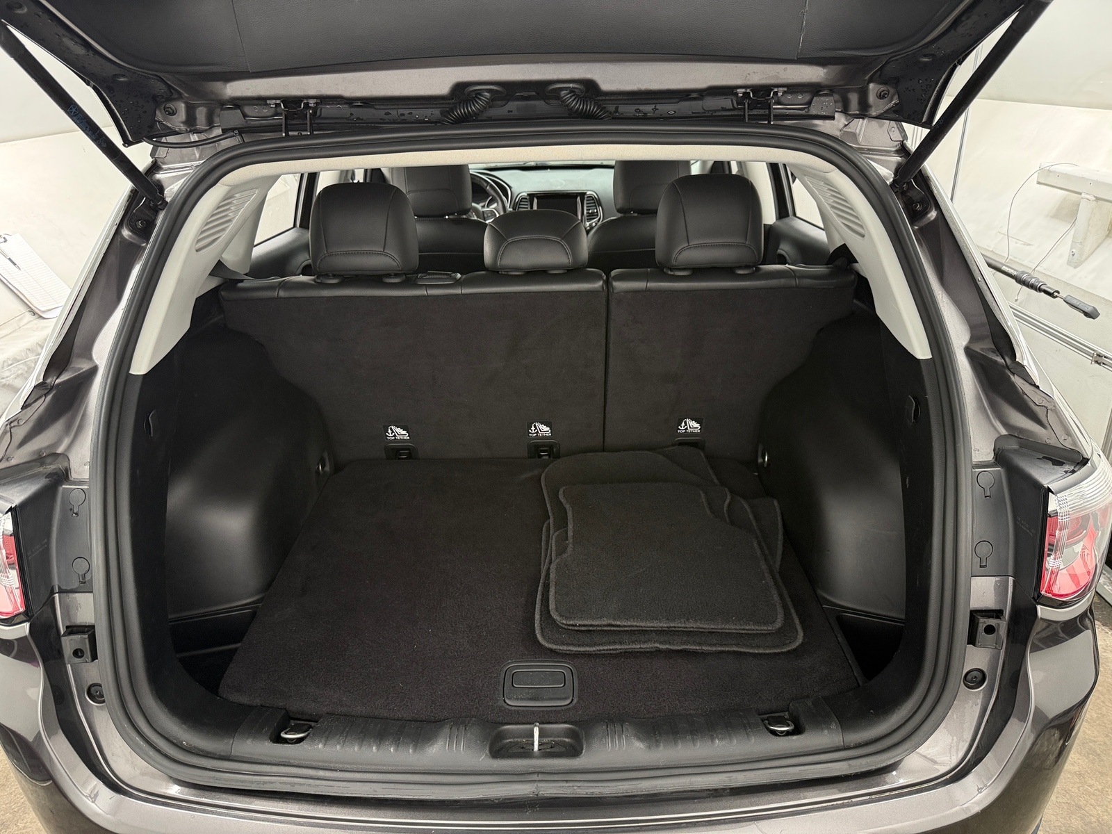 Thumbnail: 2017 Jeep Compass - 7