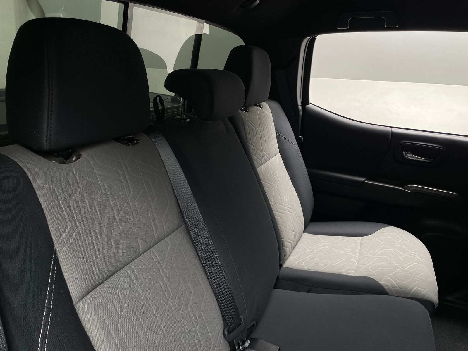 Thumbnail: 2022 Toyota Tacoma - 6