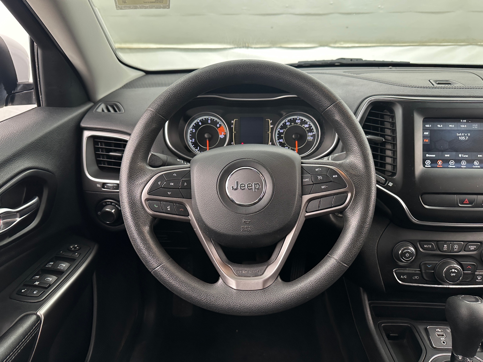 Thumbnail: 2021 Jeep Cherokee - 5