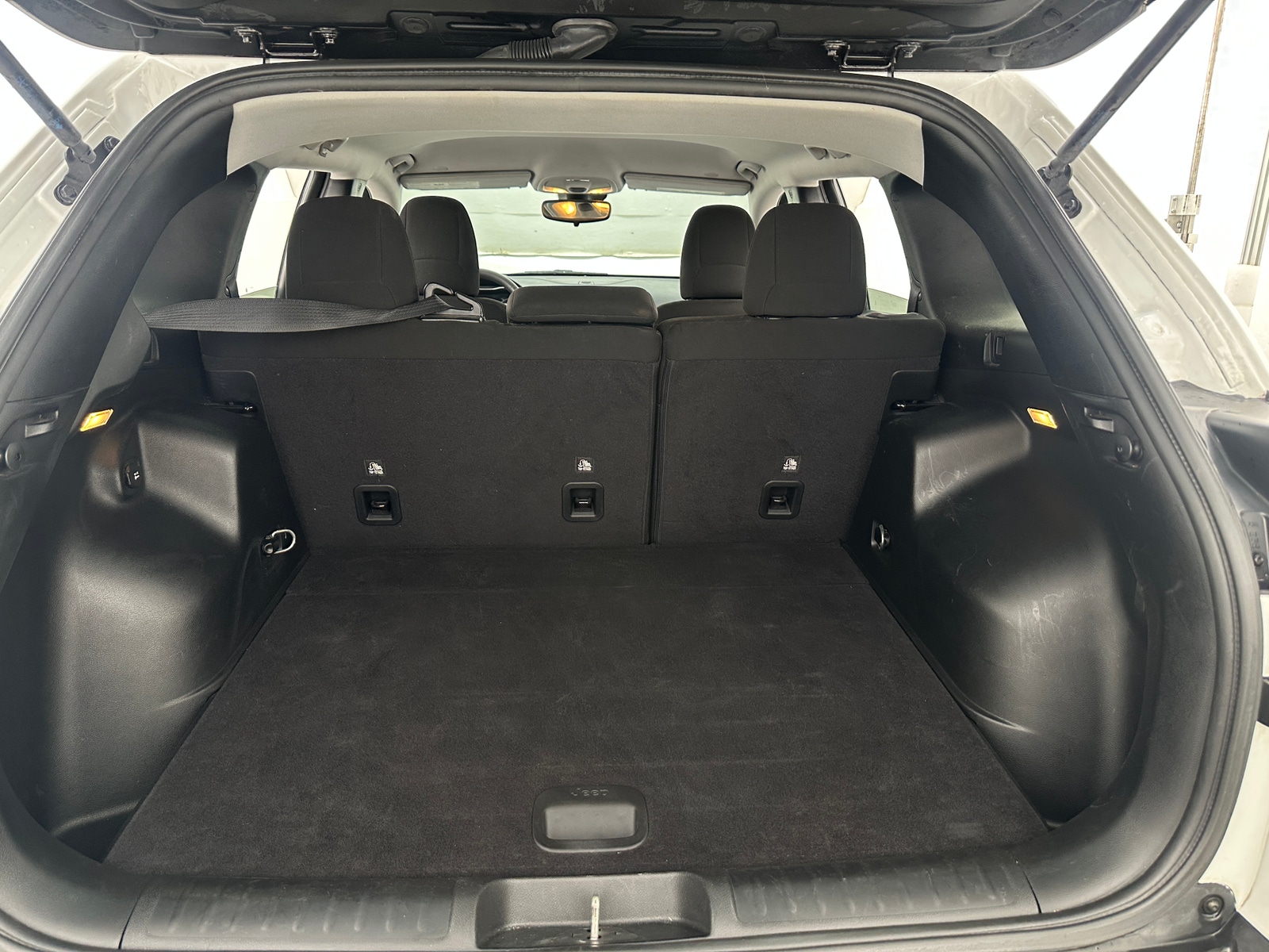 Thumbnail: 2021 Jeep Cherokee - 7