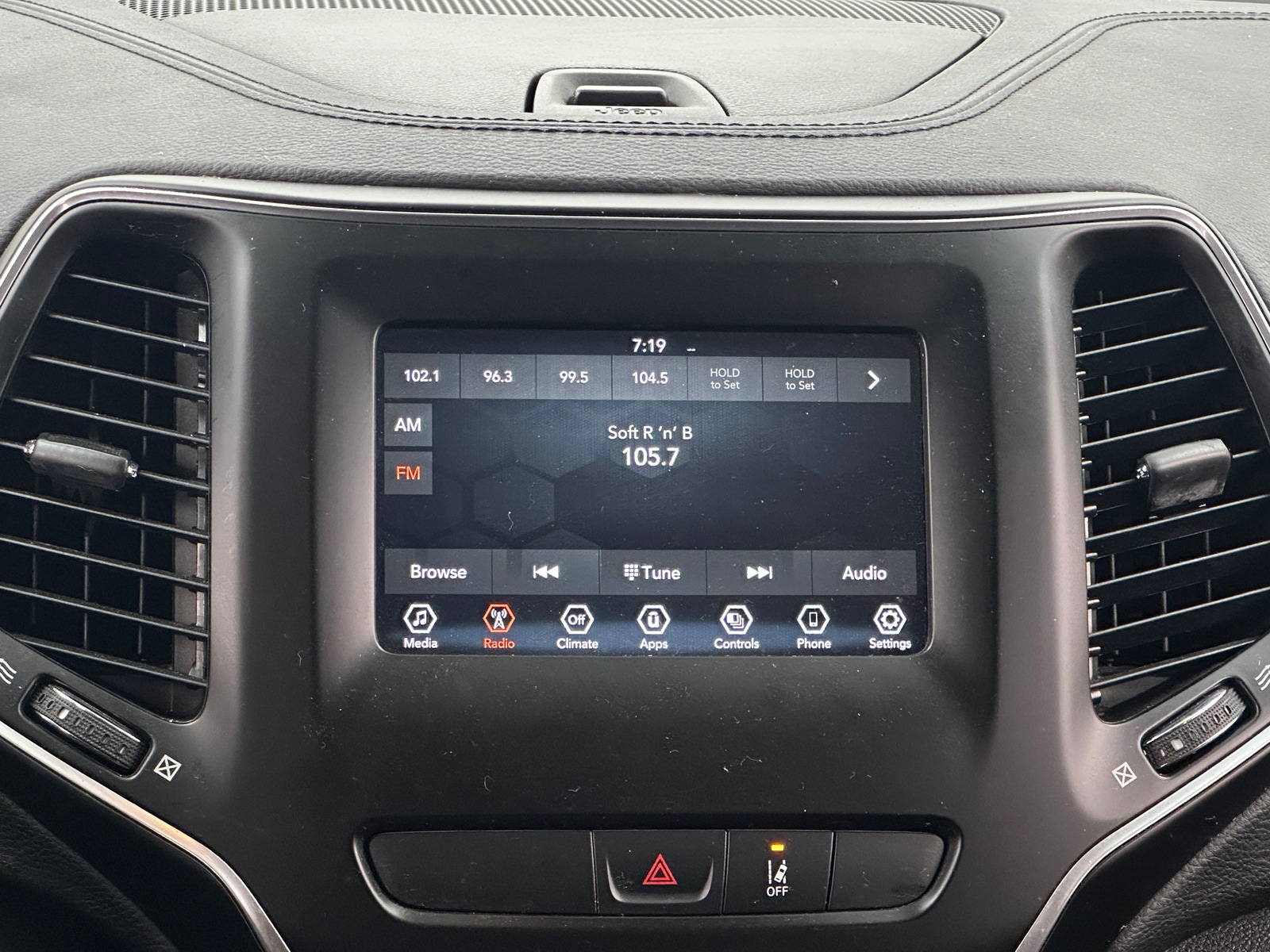 Thumbnail: 2021 Jeep Cherokee - 4