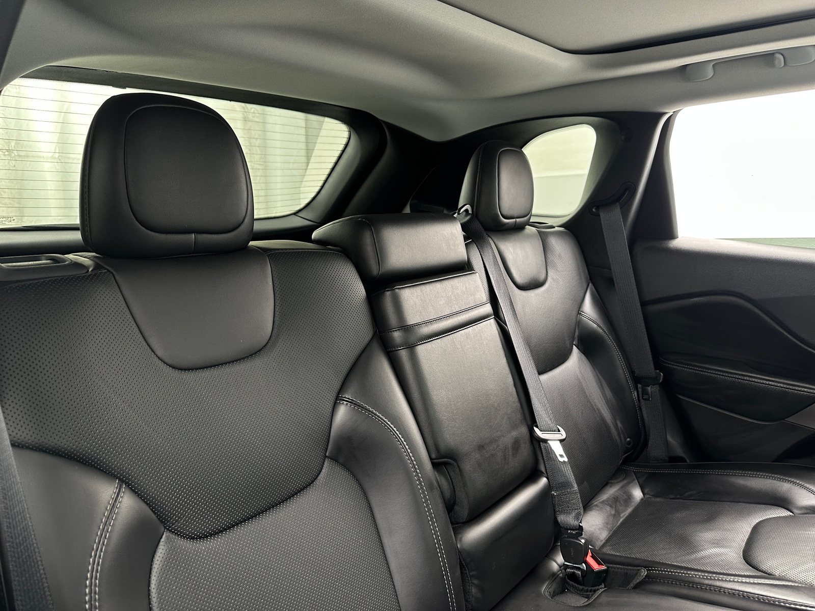 Thumbnail: 2019 Jeep Cherokee - 5