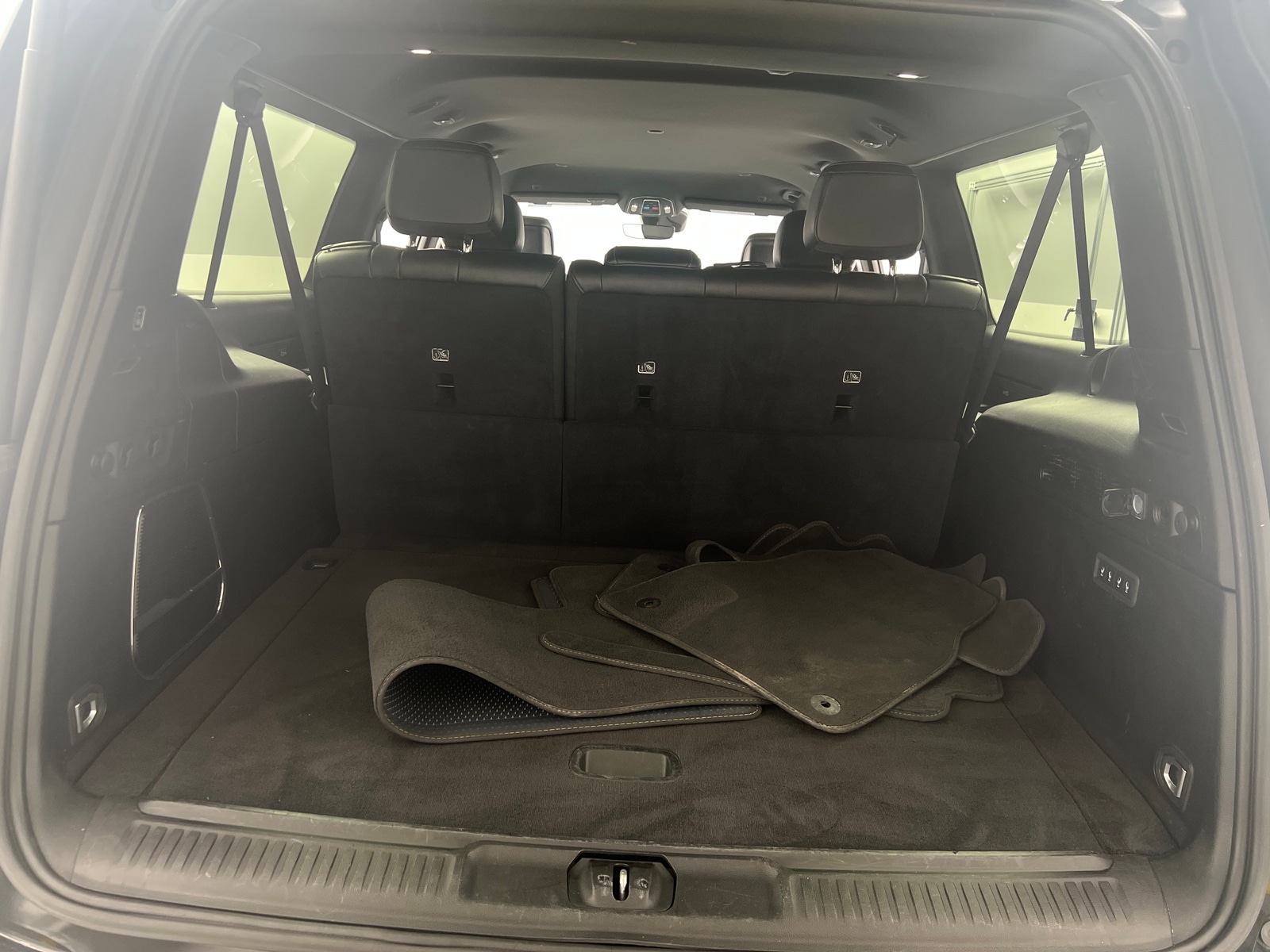 Thumbnail: 2024 Jeep Wagoneer - 6