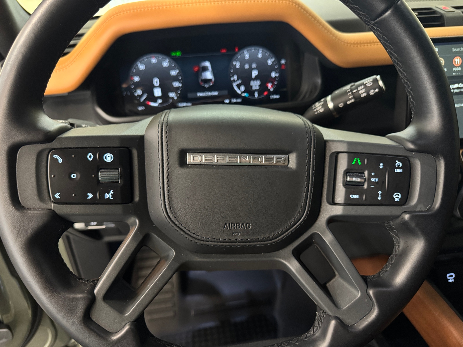 Thumbnail: 2024 Land Rover Defender - 4