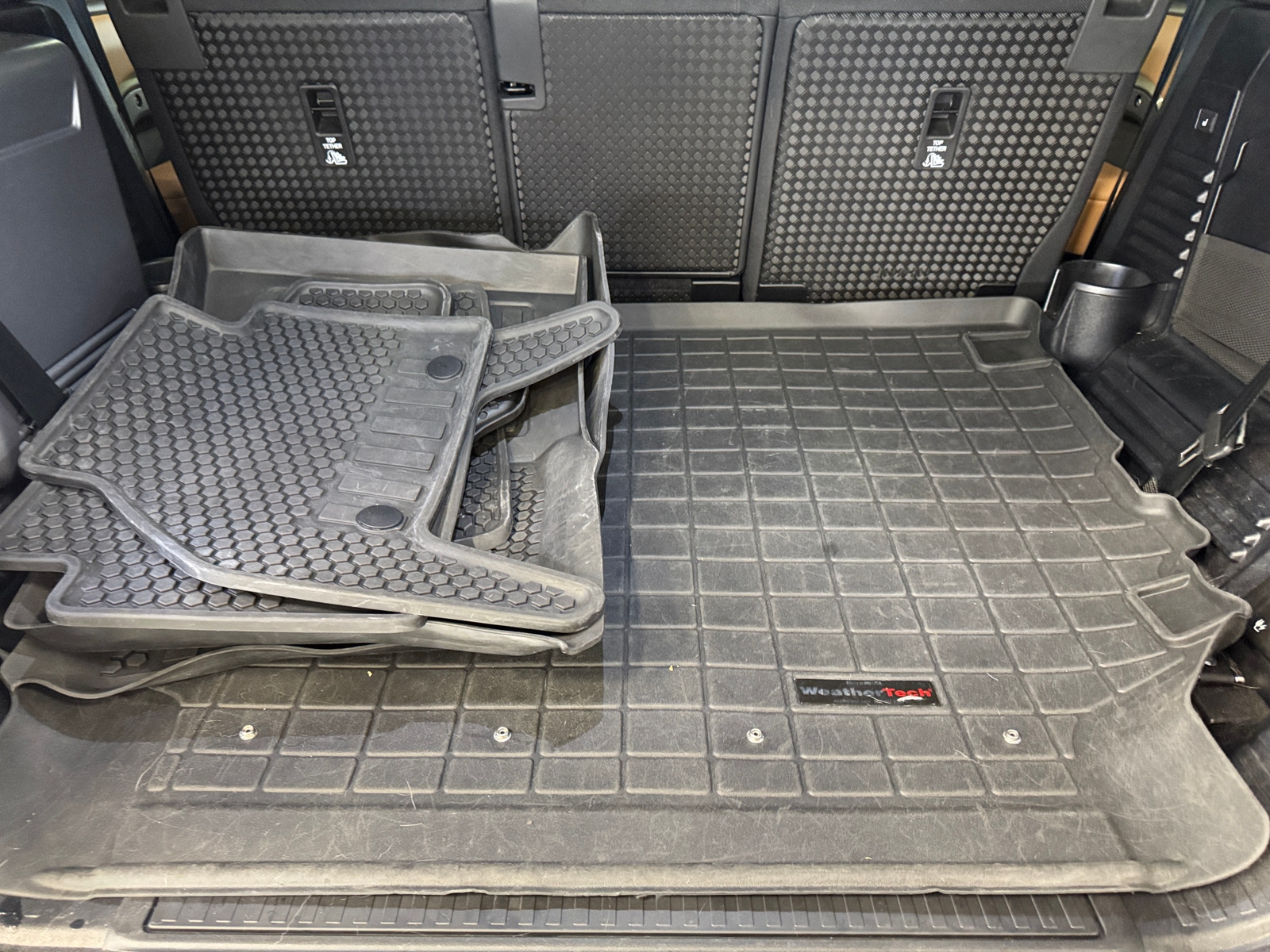 Thumbnail: 2024 Land Rover Defender - 6