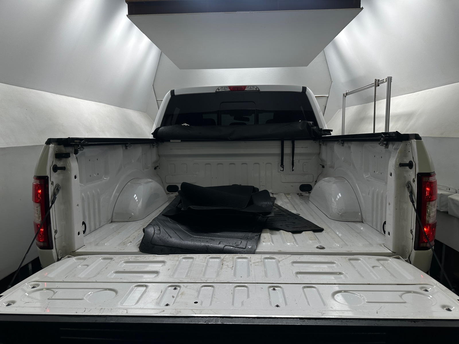 Thumbnail: 2018 Ford Econoline - 7