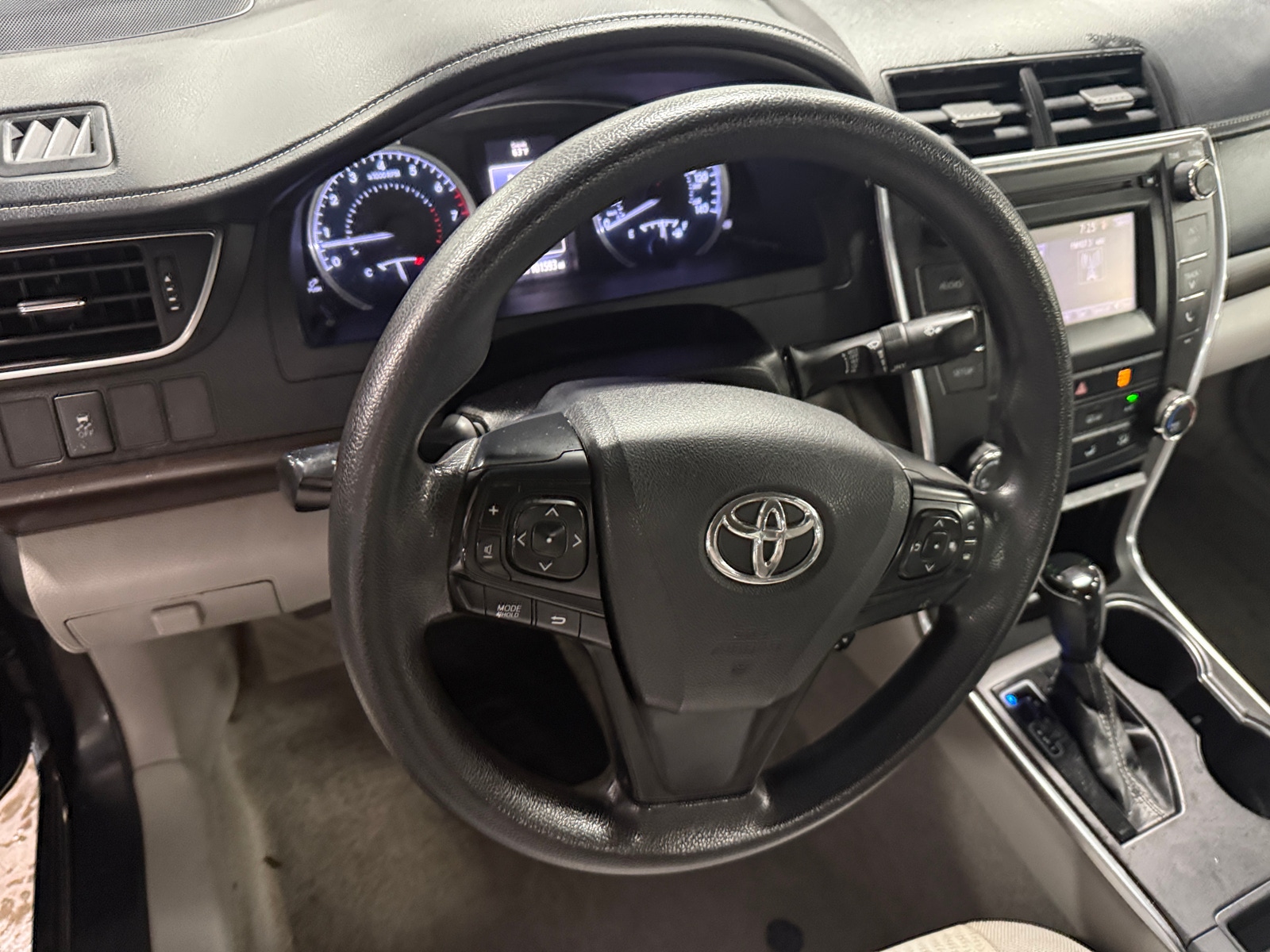 Thumbnail: 2017 Toyota Camry - 5