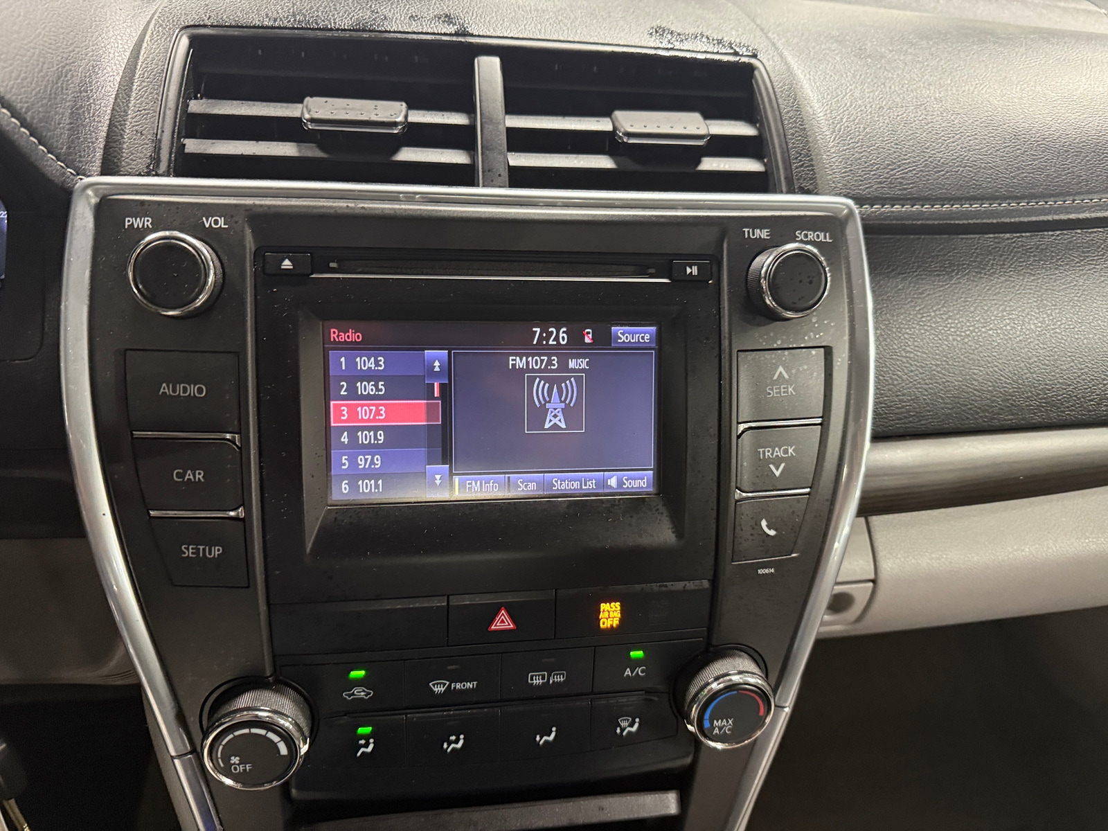 Thumbnail: 2017 Toyota Camry - 4