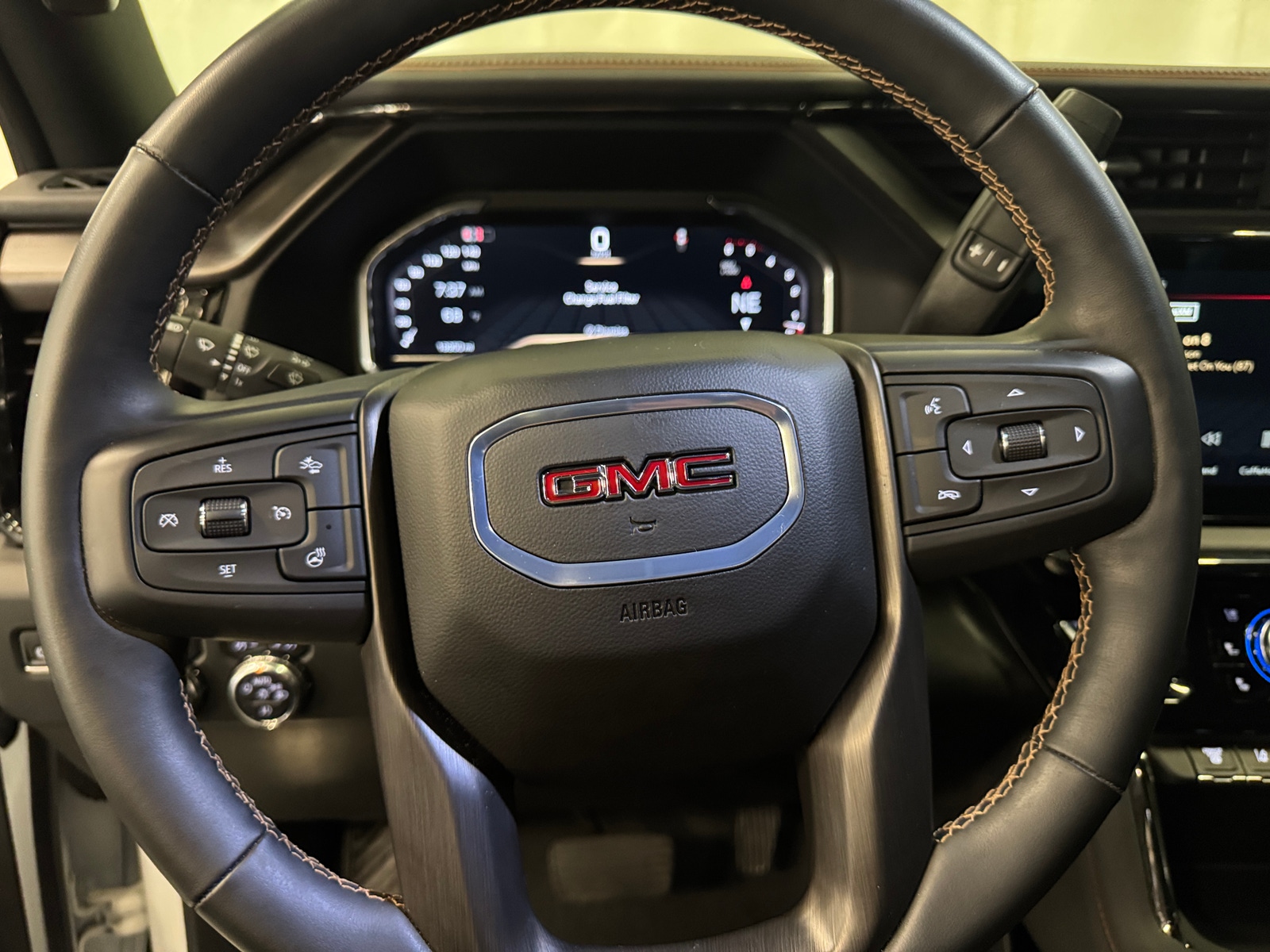 Thumbnail: 2024 GMC Sierra 3500 - 4