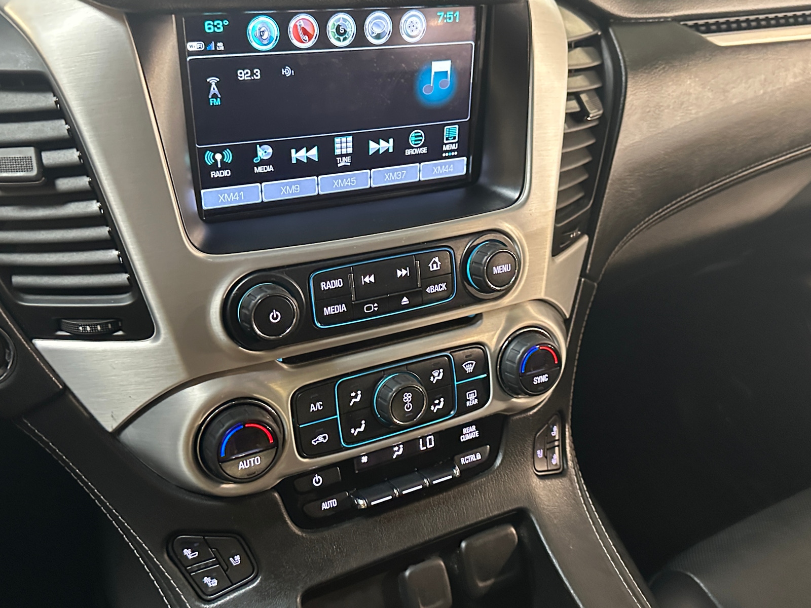 Thumbnail: 2017 GMC Yukon - 3