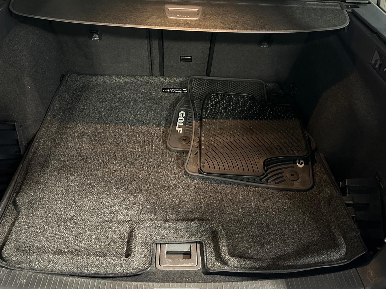 Thumbnail: 2015 Volkswagen e-Golf - 7