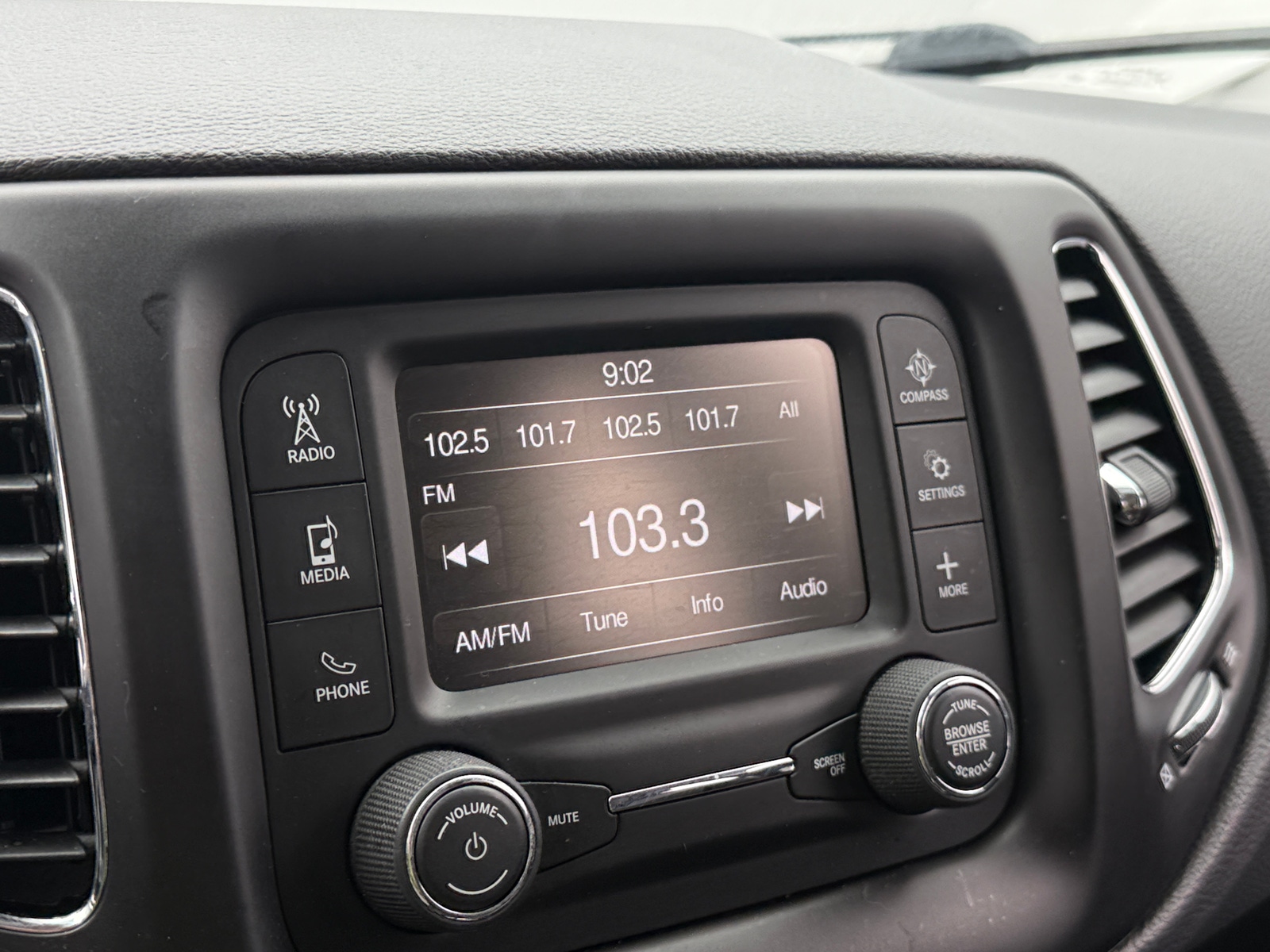 Thumbnail: 2018 Jeep Compass - 4