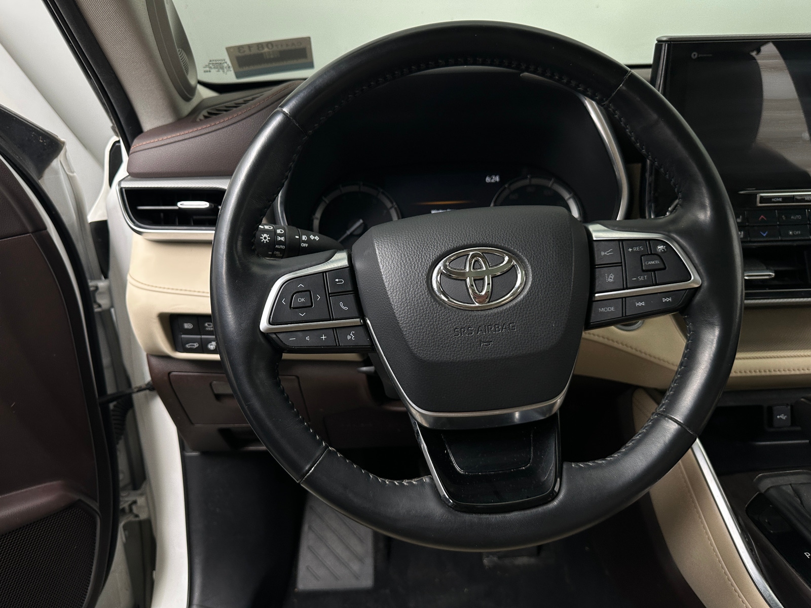 Thumbnail: 2021 Toyota Highlander - 4