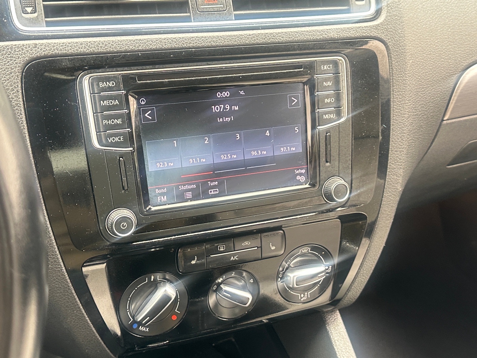 Thumbnail: 2016 Volkswagen Jetta - 4