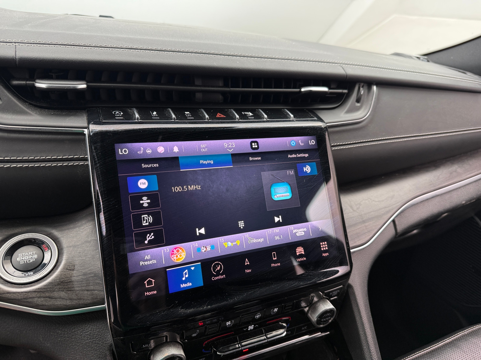 Thumbnail: 2021 Jeep Grand Cherokee L - 3