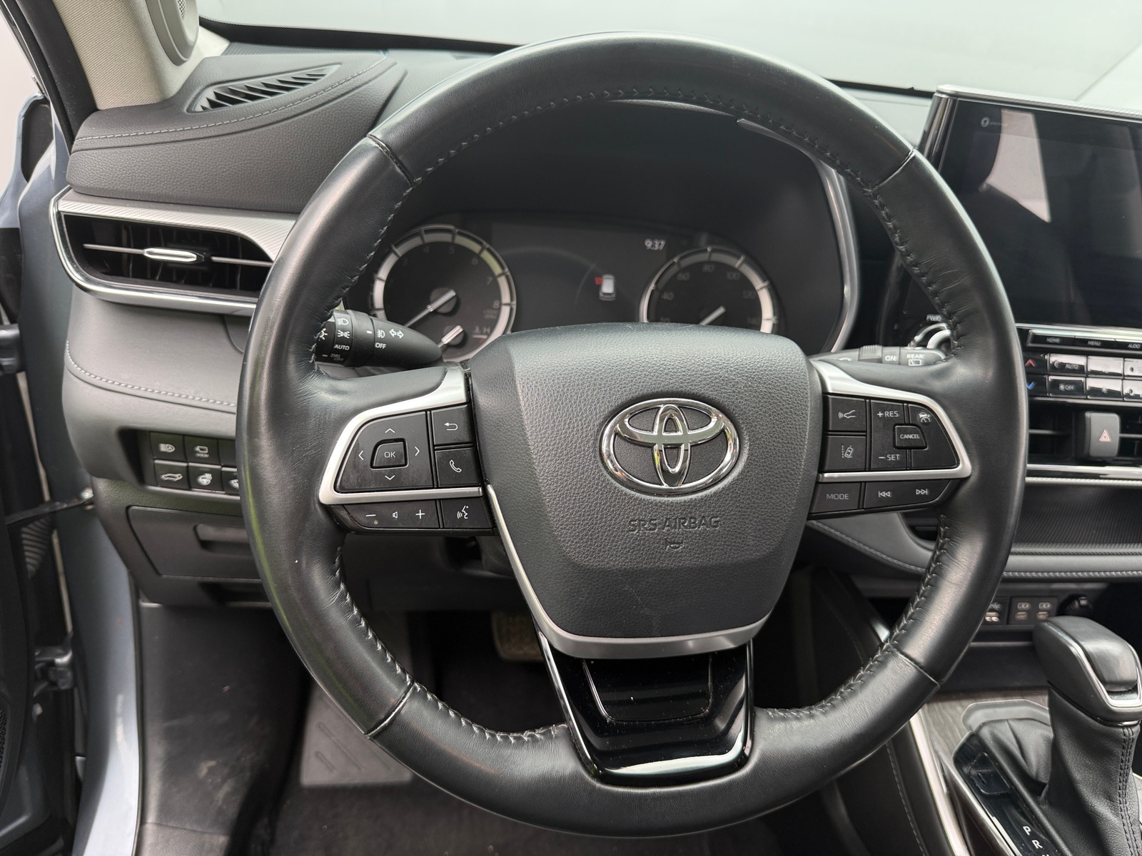 Thumbnail: 2022 Toyota Highlander - 4