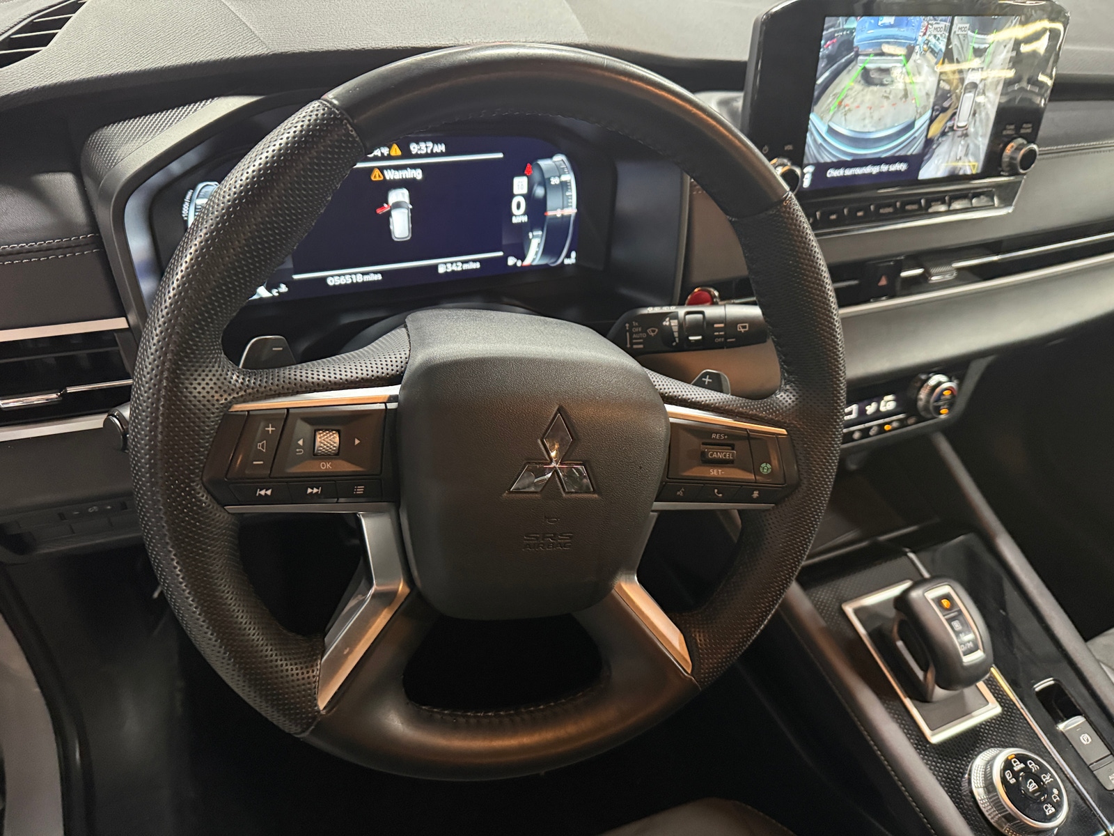 Thumbnail: 2023 Mitsubishi Outlander - 4